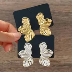 Brinco Meia Folha Pétala Martelado Flor Folheado à Prata925 e Ouro18k
