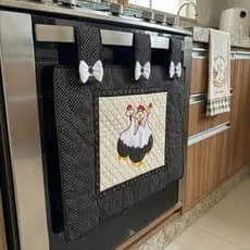 Kit Capa de Fogão 4 5 6 Bocas e Cortina para Forno Bordada Matelada Cozinha Artesanal - 2 Peças
