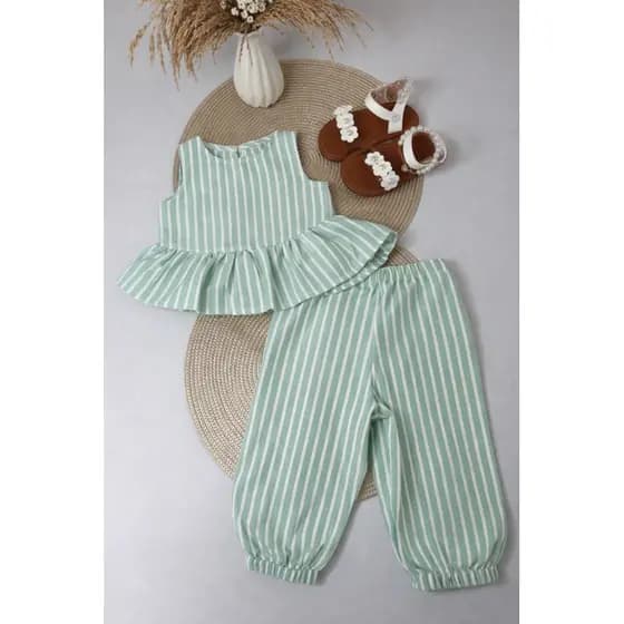 Conjunto infantil top com babado e calça listrada verde
