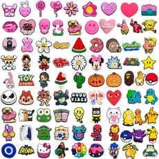 100 Estilo Sapato Encantos Decrations Dos Desenhos Animados Pequeno Fresco Anime Padrão Sandálias Fivela PVC Acessórios
