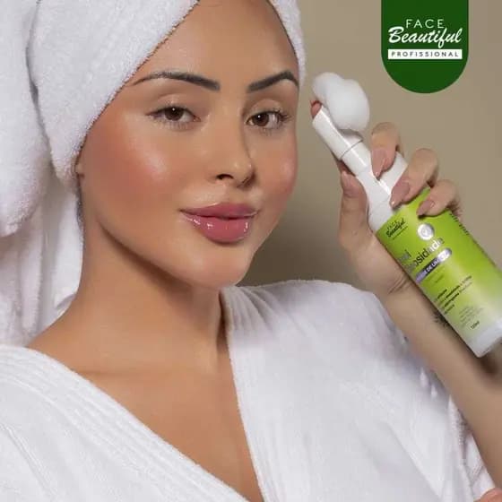 Mousse Facial Sabonete Espuma Limpeza de 150ml com Vitamina C AntiOleosidade Ação Adstringente