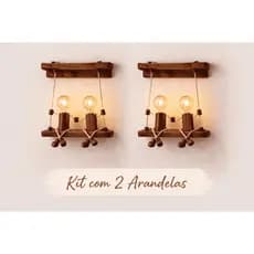 Kit 2 Arandelas de Madeira Rústica com Bonecos Iluminados Decoração Vintage LED Aconchegante