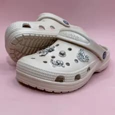 Babuche Feminino Sandália Chinelo Low Tradicional Leve e Confortável + Acessórios Pins