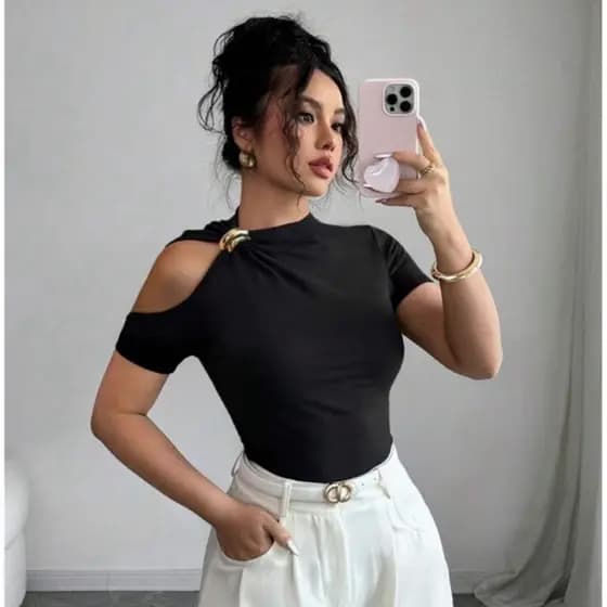 Blusa Feminina Ombro Vazado Com Fivela Dourada Elegante Blusa Feminina Suplex Tendencia Moda Gringa