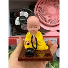 Monge Budista Solar Decorativo com Contador de Orações e Sino Zen Estatueta