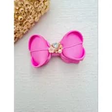 Laço de cabelo médio 7,5 cm para menina no bico de pato e com borrachinha antideslizante