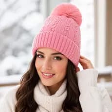 Touca Feminina Gorro De Lã Antialérgica Pérola e Pirâmide Forrada com Pompom