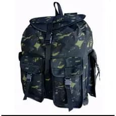 Mochila em Lona Reforçada  Camuflado Militar 60 litros