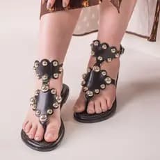 Sandalia Rasteira Feminina Detalhes Dourados Casual Elegante Confortavel Moderna Leve Estilosa Verão Design Sofisticado