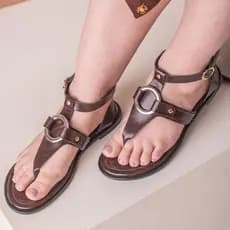 Sandália Rasteira Feminina Boho Chic Marron Fivela Ajustável Confortável Leve Macia Casual Elegante Moda Verão Dia a Dia