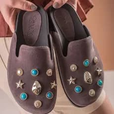 Clog Feminino Fashion com Pedrarias Calçado Confortável Dia a Dia Mule Moda Tendencia Moderno Leve