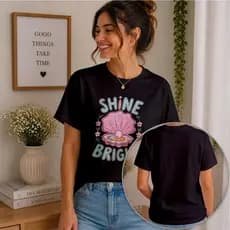 Camiseta Feminina Shine Bright Concha Pérola 100% Algodão Estampa Delicada Casual Manga Curta Azul Marinho