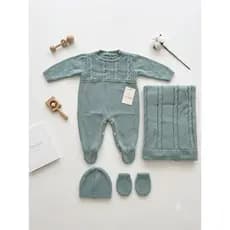 Kit com 04 Peças Saída Maternidade Menino Tricô, Macacão, Manta, LUVA E Tolca Tricot Bebe