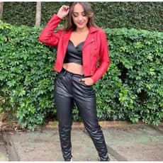 Jaqueta Feminina De Couro Blusa Courino de Mulher Casaco Elegante Estilosa