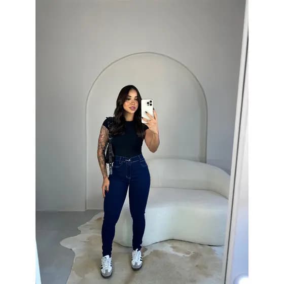 CALÇA JEANS FEMININA  CALÇA JEANS SKINNY CINTURA ALTA COM LYCRA LEVANTA BUMBUM