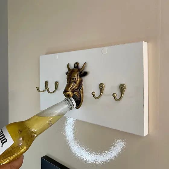 Abridor De Garradas Branco + Porta Chaves Rustico De Madeira Parede Decoração