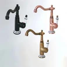 Latão Único Punho De Cerâmica Base Flor Banheiro Cozinha Barra Pia Torneira Bico Giratório Misturador Quente E Frio Deck