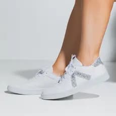 Tênis Kendra Not-Me Bordado com Brilhos em Strass