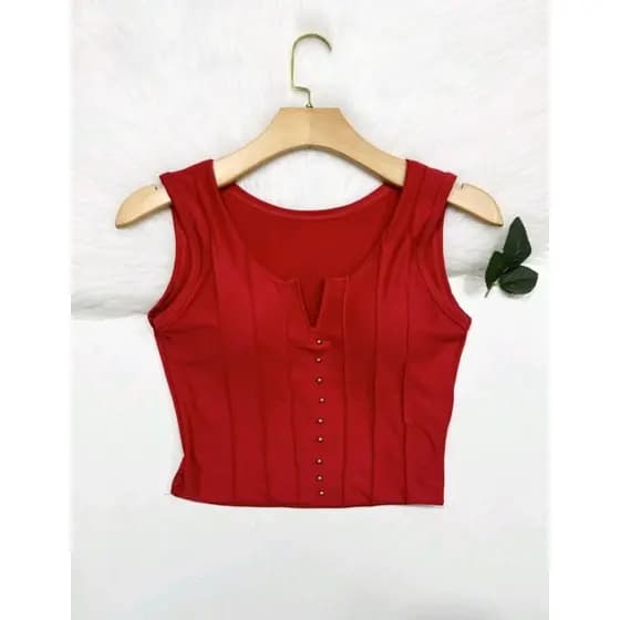 Regata feminina fashion com almofada no peito e ornamentos