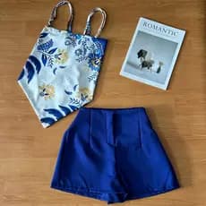 Blusa elegante feminina sem mangas com estampa floral e efeito especial, shorts lisos combinando, conjunto de duas peças