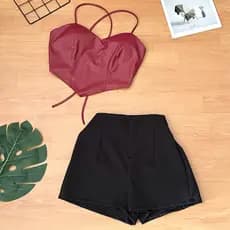 Conjunto feminino de top curto e shorts