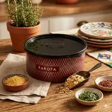 Pote Redondo Para Farofa Vermelho Com Tampa Preta Hermética 1,300ml Plástico POTTE