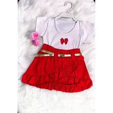 Conjuntinho bebê moda blogueirinha, Saia+ Blusa 2 peças, tamanho 03 a 06 meses, acompanha o cinto.