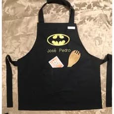 Avental de infantil personalizado do Batman. Avental personalizado. Enviar pelo chat o nome a ser bordado.