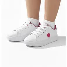 Tênis Infantil Feminino Com Coração Conforto Para Escola E Dia A Dia