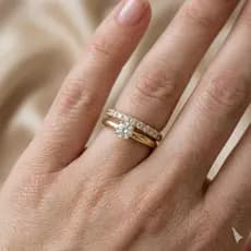 Conjunto Anel Aparador + Solitário | Anel de Compromisso Feminino | Aço Inoxidável Não Escurece