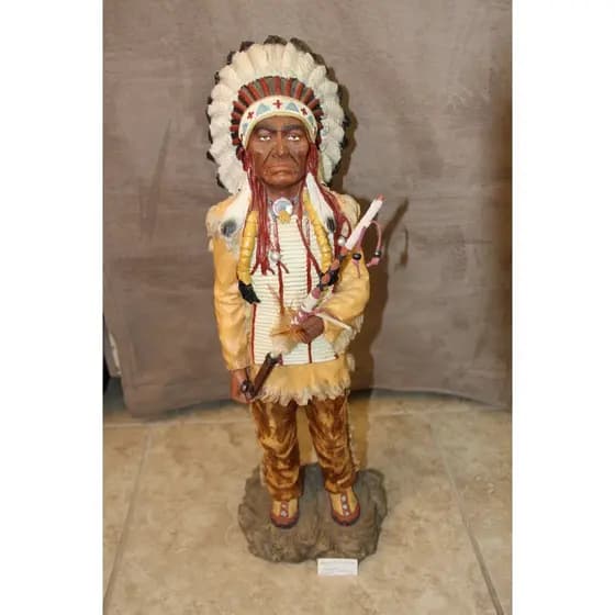 (REF 30) ESTÁTUA - RESINA - INDIO CACIQUE COM COCAR 62CM USA NATIVO AMERICANO PINTADO A MÁO