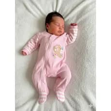 Macacão Bebê Menina Rosa C/ Zíper e Pezinho - Estampa de Bichinho Fofo (Panda/Dino/Urso)