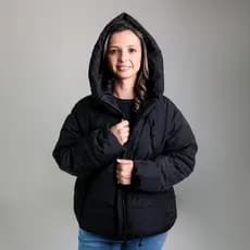 Jaqueta Puffer Feminina The Style Box Com Capuz - Forrada, Térmica, Estilosa, Cores Variadas, Leve e Confortável