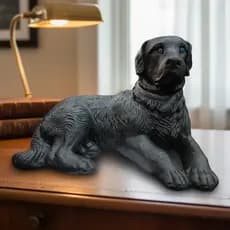 Antigo Cachorro de Resina Com Olhos de Vidro