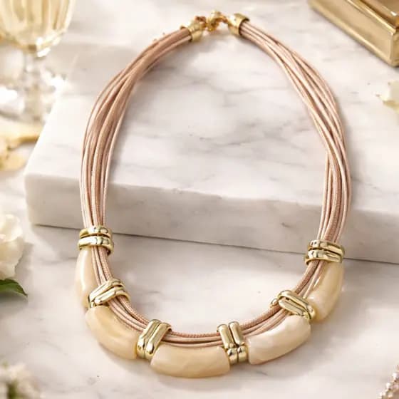 Colar Feminino Luxo Multicamadas Dourado com Pedra Clara | Elegante e Sofisticado