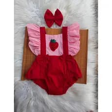 Jardineira romper temático, coleção frutinhas bordadas.