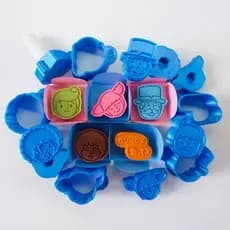 Modelador Ejetor modelo MUNDO BITA , Delicado para Brigadeiro, Doce, Massa e Biscoito
