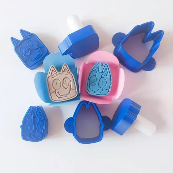Modelador Ejetor modelo BINGO E BLUEY , Delicado para Brigadeiro, Doce, Massa e Biscoito