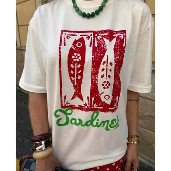 Camiseta Básica Tshirt Algodão Camisa Unissex Verão Moda Streetwear SARDINES VERMELHA