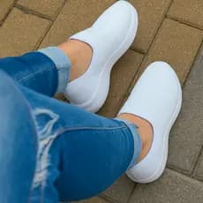 Tênis Feminino Para Caminhada Ultra Leve Enfermagem Casual Branco Bordado