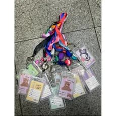12 porta crachá com cordão protetor acrílico