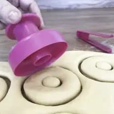 Faz Donuts modela e corta donuts Decor-util