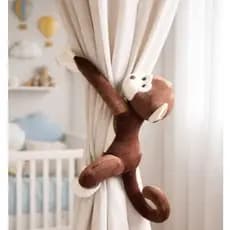 Macaquinho de Pelúcia Decorativo para Quarto de Bebê – Tema Selva Infantil