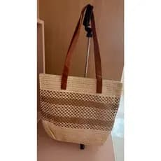 BOLSA DE PRAIA EM PALHA COM ALÇA EM CORINO TENDÊNCIA