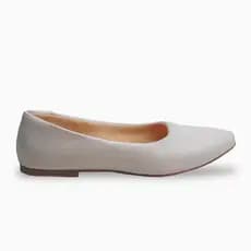 Sapatilha Feminina Bico Fino SF01 Off White: Elegância e Conforto para o Seu Dia a Dia