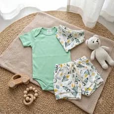 Conjunto Bebê Menino Kit 3 Peças Body Short Babador Bandana Estampado Verão Recém Nascido