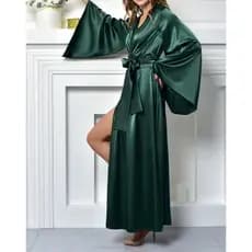 Robe de Cetim Longo com Mangas Flare – Modelo