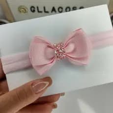 Laço Lívia com Manta Cravejada de Strass/ Faixinha para bebê/ Laço de Cabelo Infantil