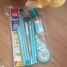 Kit Papelaria Contendo 14 Itens Em Tons De Azul - Marcas Tris / CiS / Kaz  / Outras