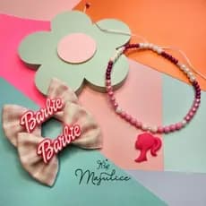 Kit Barbie  Par de Laços + Colar Infantil Rosa Acessórios Femininos Majulice (Itens Separados)